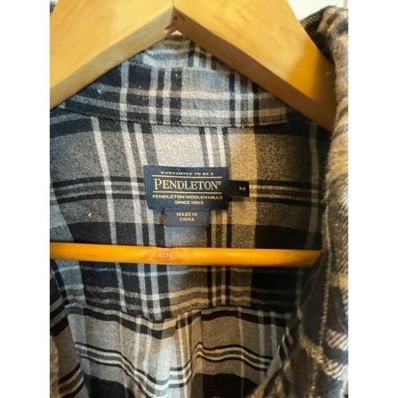 Pendleton Women's Black & Grey Plaid Button Up Shirt, 100% Cotton, Medium - Picture 5 of 8
